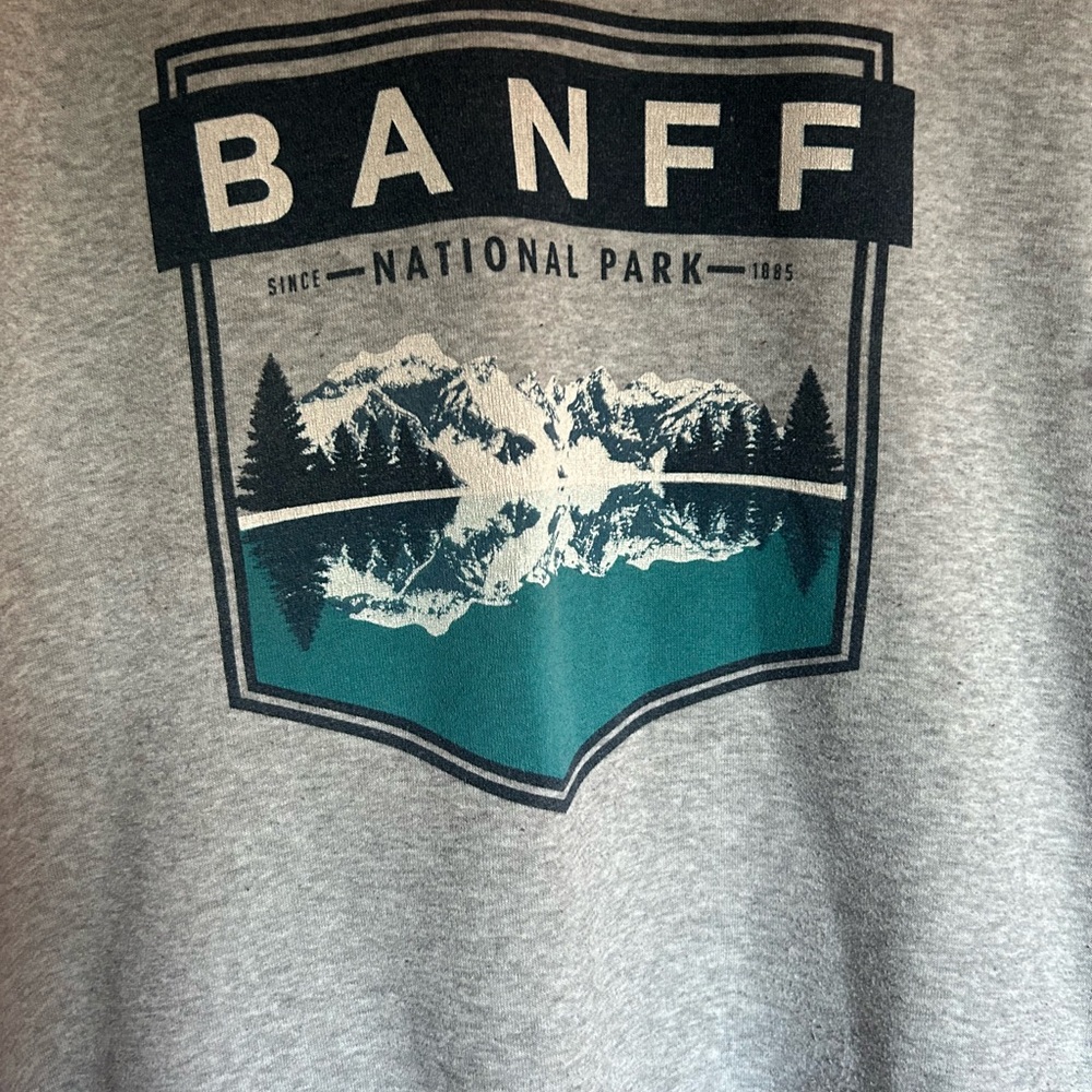 🙈SOLD🙈 Vintage Banff Crewneck - Picture 3 of 3